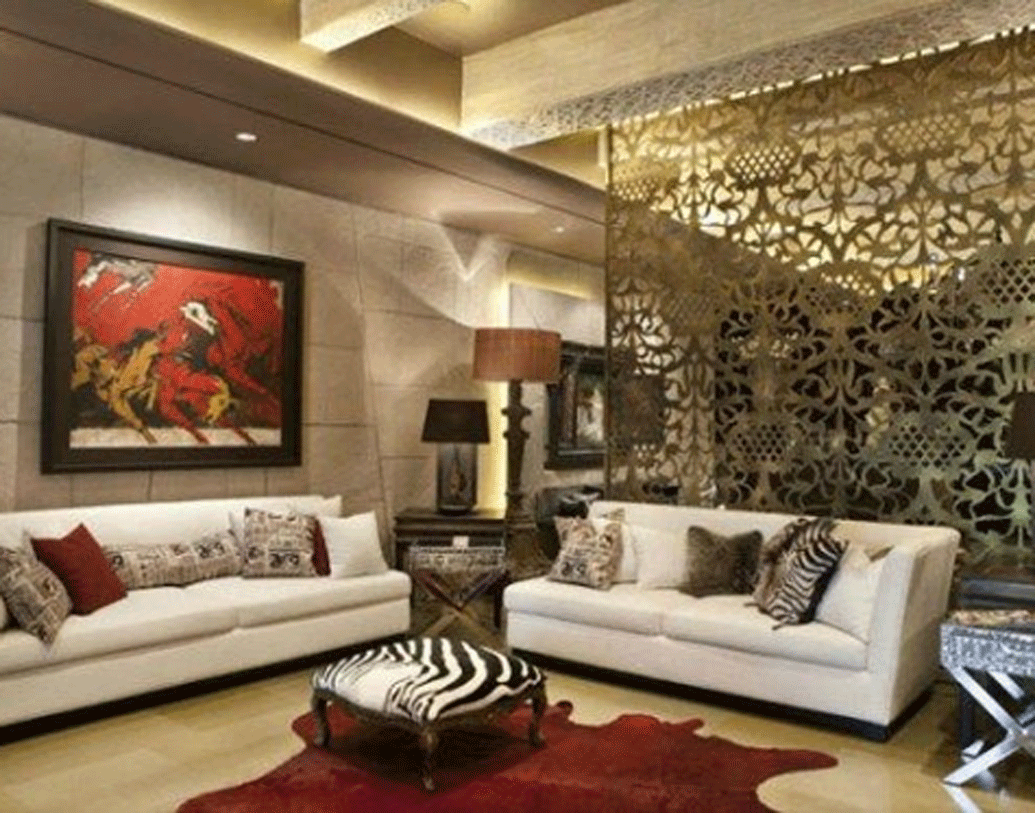 প্রাণীর চামড়ার মতো পোশাক খুব পছন্দ করেন শিল্পা। তাঁর ড্রয়িং রুমেও সে কারণে তিনি প্রাণী চামড়ার ছাপ রেখেছেন। বিশালাকার এই ঘরটি ড্রয়িং রুম। অন্য নামী-দামি আসবাবের সঙ্গে জেব্রার ছাপযুক্ত একটি টেবিল ক্লথও রেখেছেন তিনি।