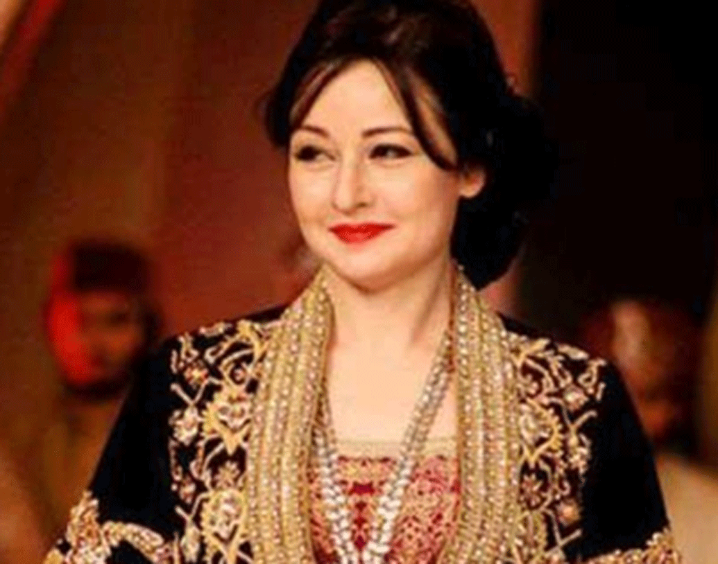 গোপনে বিয়ে করেছিলেন জাভেদ-জেবা। কিন্তু বিয়ের পর জাভেদের সঙ্গেও জেবার রসায়ন খাপ খায়নি। বিয়ের বছর ঘুরতে না ঘুরতেই জাভেদকে ছেড়ে চলে যান ওই পাকিস্তানি অভিনেত্রী।