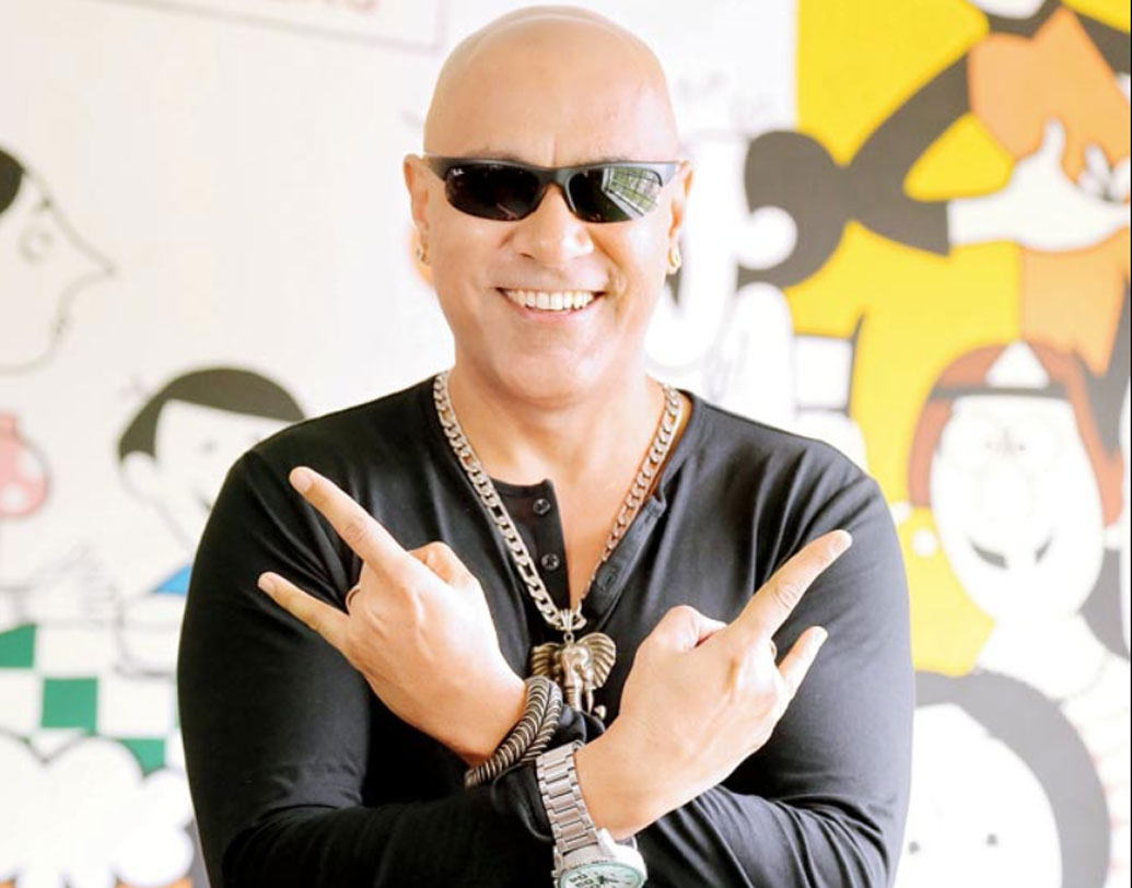 এর পরেই অফার আসে আর এক অ্যালবামের। ১৯৯১ সালে মুক্তি পায় ‘আলিবাবা’। ইন্ডিপপের এই অ্যালবাম বাজতে শুরু করে দেশের বিভিন্ন মিউজিক চ্যানেলে। নবীন প্রজন্মের মুখে মুখে ঘুরতে তাকে তাঁর নতুন অ্যালবামের গানগুলি। তিনিই প্রথম ভারতীয় গায়ক, যাঁর অ্যালবাম এমটিভি এশিয়াতে বাজানো হয়।