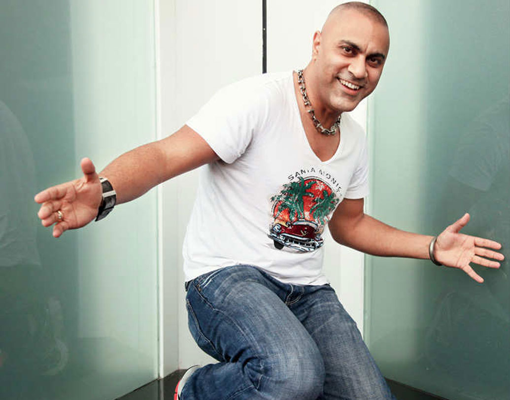 প্রকাশের পরই ‘ঠান্ডা ঠান্ডা পানি’-র প্রায় ৫০ লক্ষ ক্যাসেট বিক্রি হয়ে যায়। এর পর তাঁর ‘মঞ্জুলা’, ‘দিল ধড়কে’ অ্যালবাম দু’টিও বেশ জনপ্রিয় হয়। তাঁর উল্লেখযোগ্য অ্যালবামের মধ্যে আজও ‘ইন্ডিয়ান রোমিও’, ‘ধক ধক দিল ইন ক্যালকাটা’, ‘বাবা বচাও না’, ‘আমেরিকা মে ইন্ডিয়ান ধাবা’, ‘মেরি জান হিন্দুস্তান’ ইত্যাদি বেশ জনপ্রিয়।