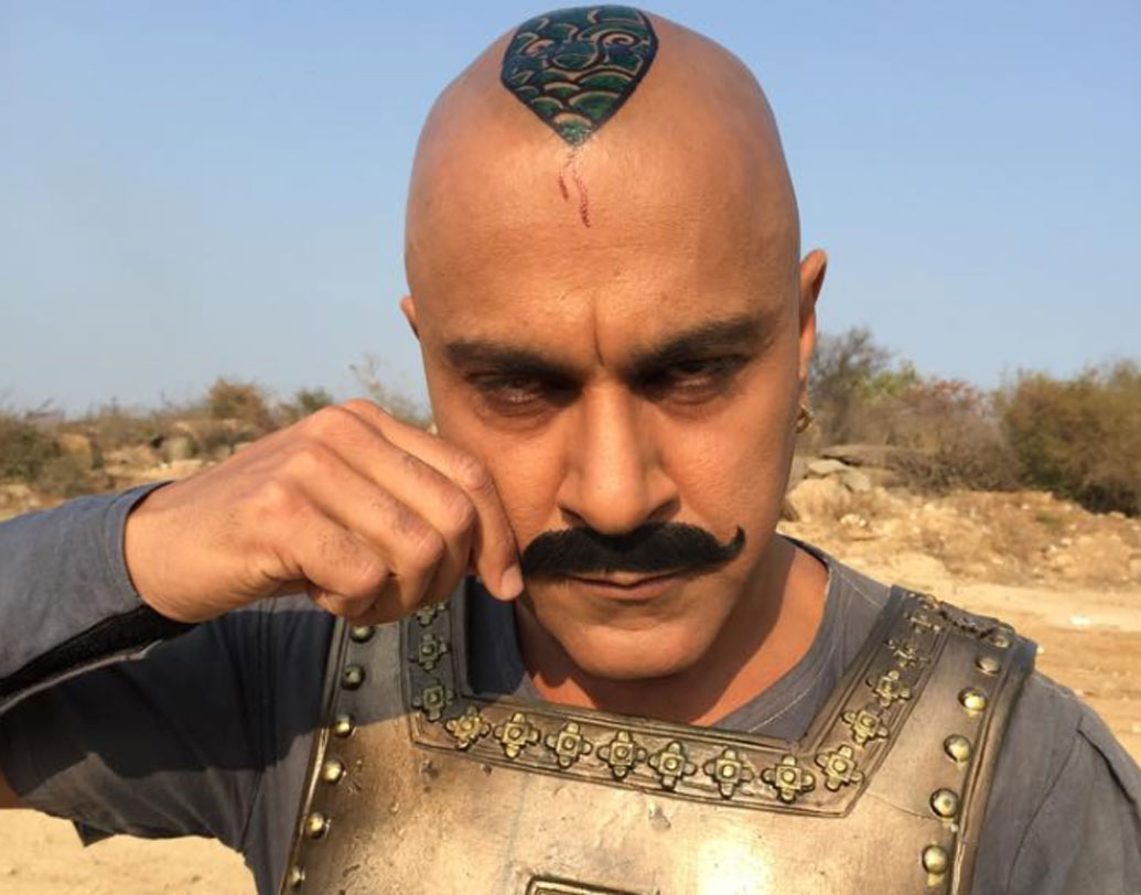 ১৯৯৯-তে ‘ডবল গড়বড়’ ছবিতেও অভিনয় করেন তিনি। বেসরকারি টিভি চ্যানেলের জনপ্রিয় কমেডি শো-তেও দেখা যায় তাঁকে। হিন্দির পাশাপাশি তেলুগু ও তামিল ছবিতেও অভিনয় করেছেন বাবা সেহগল।