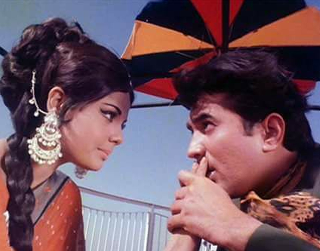 মুমতাজের ফিল্মোগ্রাফিতে উল্লেখযোগ্য হল ‘খিলোনা’, ‘মেলা’, ‘অপরাধ’, ‘নাগিন’-এর মতো সফল ছবিও। সাতের দশকের শেষ দিকে অভিনয় ছেড়ে দেন। তেরো বছর পরে ফিরে আসেন ‘আঁধিয়াঁ’ ছবিতে, ১৯৯০ সালে।