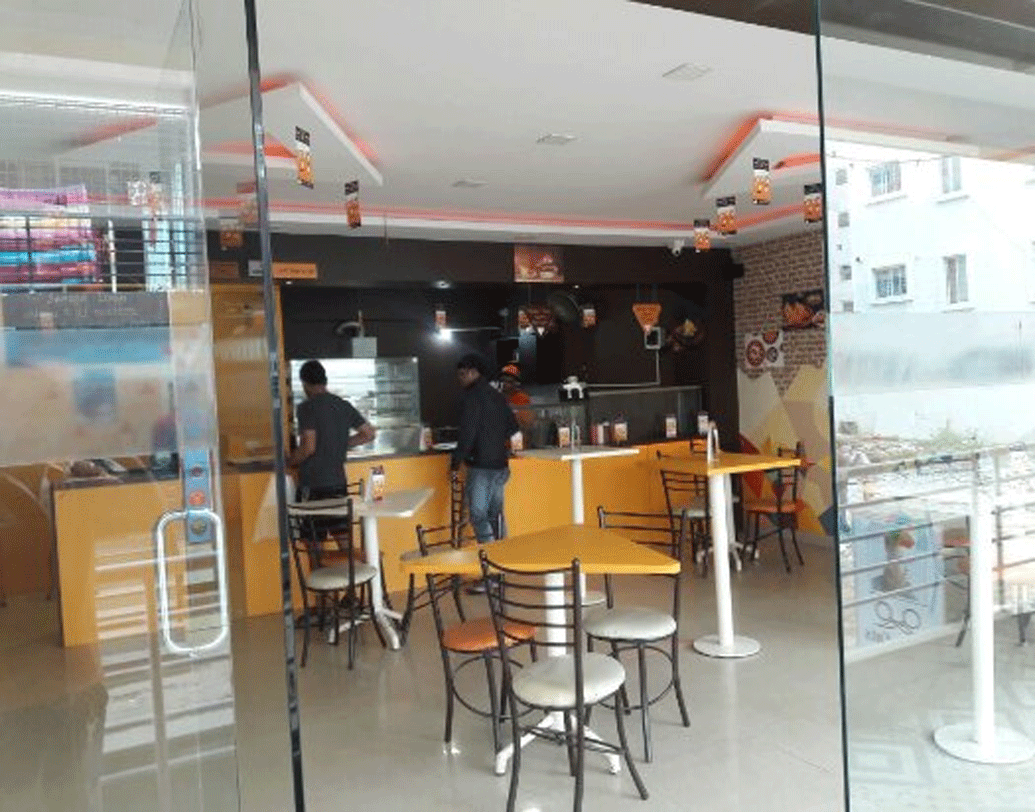 এরপর আইনক্স, পিভিআর, ক্যাফে কফি ডে, টিসিএস সমস্ত জায়গায় ক্রমে তাঁদের নিজের আউটলেট খোলা হয়। বেঙ্গালুরুতে তাদের ৭টা আউটলেট রয়েছে বর্তমানে।