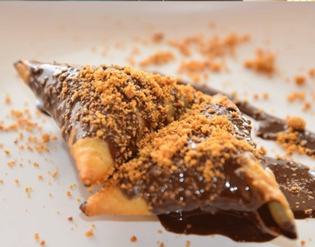 বর্তমানে ‘সামোসা সিংহ’-এর ব্যবসার পরিমাণ ৫ কোটি টাকা। এই আর্থিক বছর তা বেড়ে ৮ কোটি হবে বলে আশা করছেন শেখর-নিধি।