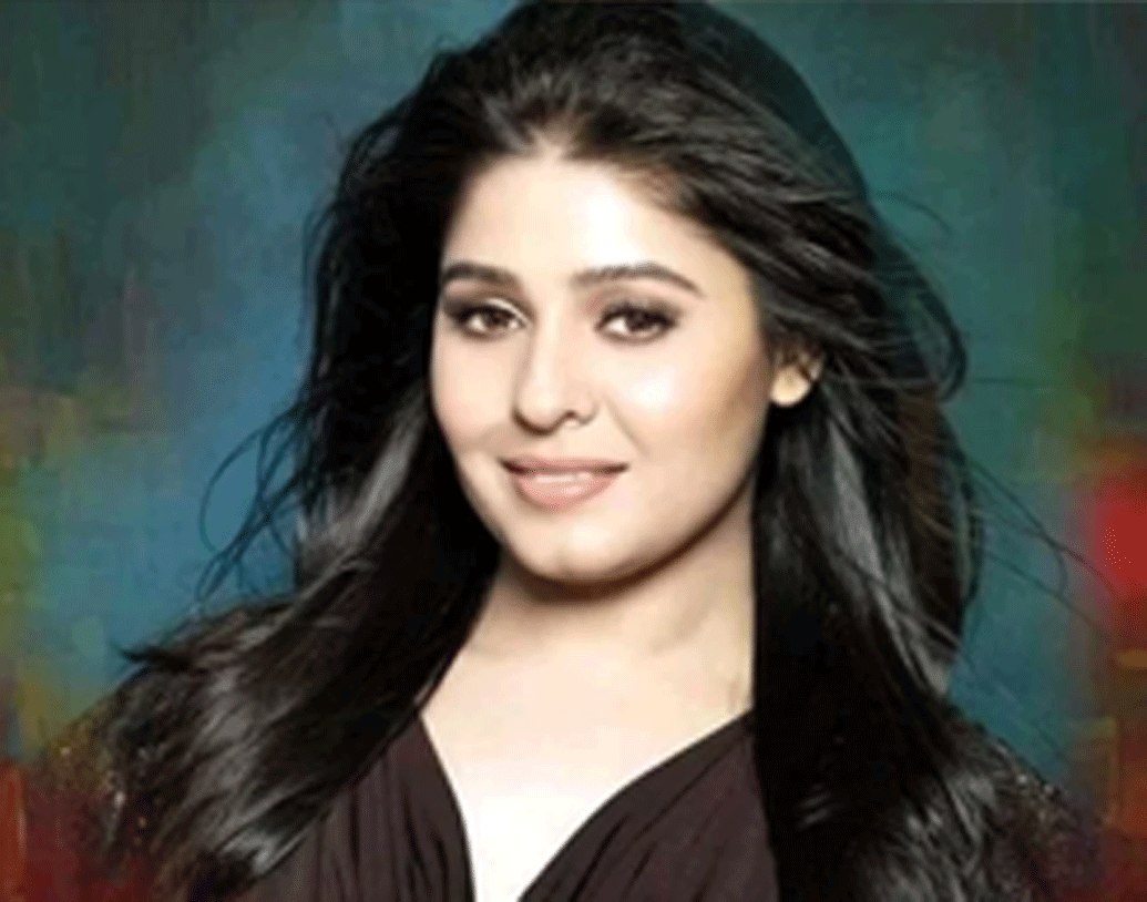 তথাকথিত সুরেলা কণ্ঠ না হয়েও সুনিধি ইন্ডাস্ট্রিতে নিজের জায়গা করে নেন। ঈষৎ ভাঙা গলাতেই তিনি অনন্য। ‘আজনবি’, ‘চামেলি’, ‘ধুম’,‘এহসাস’, ‘ইয়াদেঁ’, ‘আওয়ারা পাগল দিওয়ানা’, ‘ওমকারা’, ‘আ জা নাচ লে’, ‘রব নে বনা দে জোড়ি’, ‘গ্যাংস্টার’, ‘গুজারিশ’, ‘তিস মার খান’, ‘লভ আজ কাল’, ‘দিল ধড়কনে দো’-সহ অসংখ্য বক্সঅফিস সফল ছবিতে গান গেয়েছেন সুনিধি।