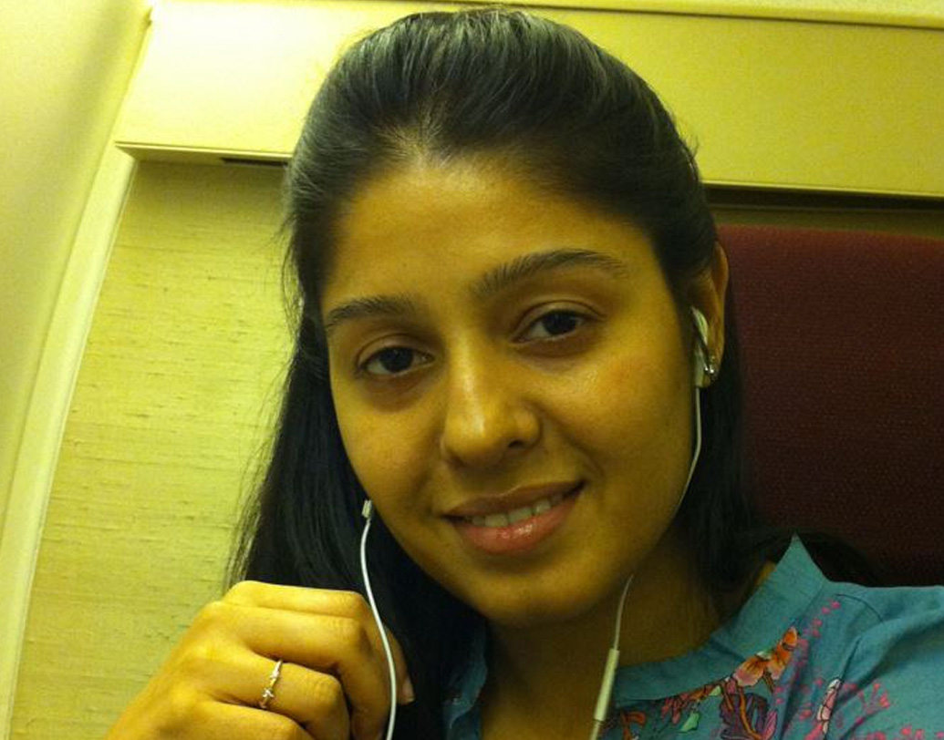 গানের জন্য দশম শ্রেণির পরেই স্কুলজীবনে ইতি টানেন সুনিধি। তিনি দিল্লির গ্রিনওয়ে মডার্ন স্কুলের ছাত্রী ছিলেন। দশম শ্রেণির চূড়ান্ত পরীক্ষার পরে আর পড়াশোনা এগিয়ে নিয়ে যাননি। গানের কেরিয়ারেই মনোনিবেশ করেন।