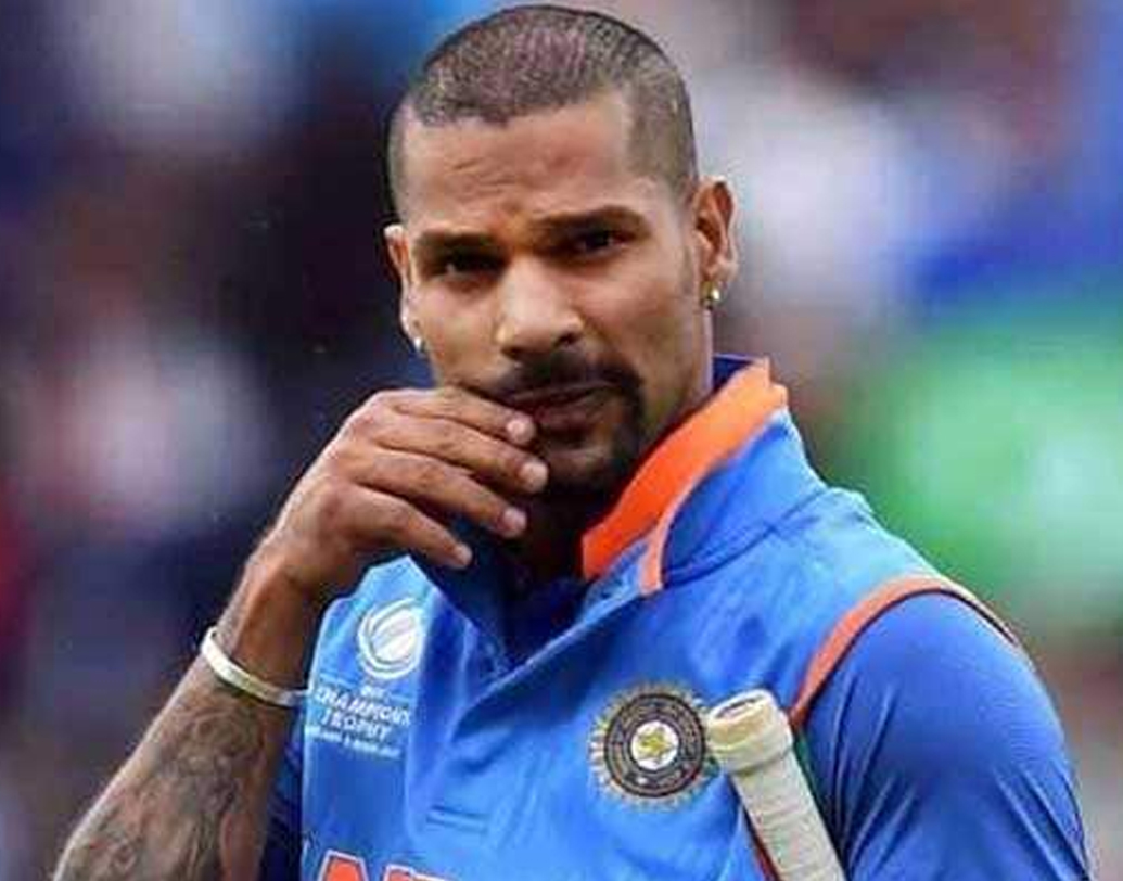 শিখর ধওয়ন: এই সিরিজে খুব চাপে থাকবেন দিল্লির বাঁ-হাতি ওপেনার। বিশ্বকাপের গোড়ায় চোট পেয়ে ছিটকে যাওয়ার পর এখনও চেনা ছন্দে পাওয়া যায়নি তাঁকে। বয়সও এগোচ্ছে ৩৪-এর দিকে। এখনও পর্যন্ত ১৩৩টি একদিনের ম্যাচে ৪৪.৫০ গড়ে ৫৫১৮ রান করেছেন শিখর। রয়েছে ১৭ সেঞ্চুরিও।