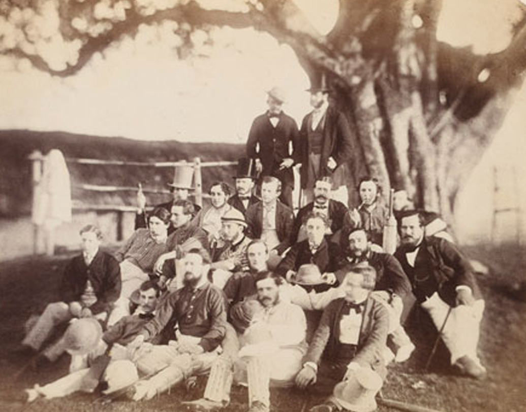 তবে ইডেন তৈরির আগেই কলকাতায় ক্রিকেট খেলা শুরু। ১৮২৫ খ্রিস্টাব্দ থেকে এখানে ক্রিকেট খেলত ‘ক্যালকাটা ক্রিকেট ক্লাব’। ১৮৬৪ সালে স্টেডিয়ামের গোড়াপত্তন।