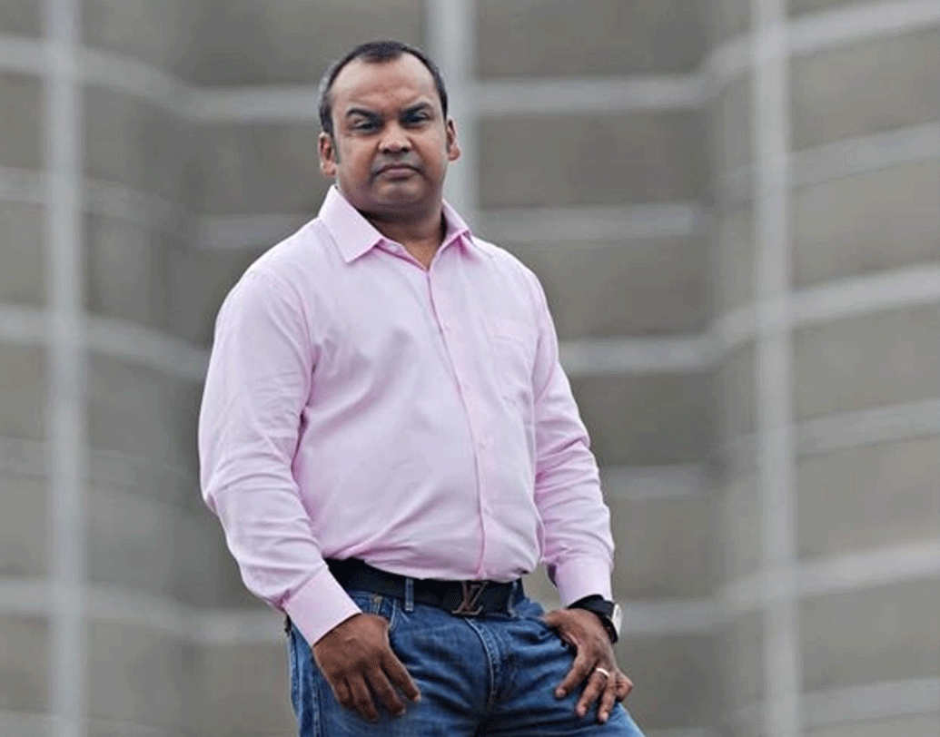 নইমুর রহমান: বাংলাদেশ জাতীয় দলের প্রথম অধিনায়ক ছিলেন নইমুর রহমান। তিনি আটটা টেস্ট এবং ২৯টি ওয়ানডে খেলেছেন। ২০০২ সালে তিনি ক্রিকেট থেকে অবসর নেন। ২০১৪ সাল থেকে বাংলাদেশ আওয়ামি লিগ পার্টির সঙ্গে যুক্ত। বর্তমানে তিনি মানিকগঞ্জ-১ লোকসভা কেন্দ্রের জাতীয় সংসদ সদস্য।