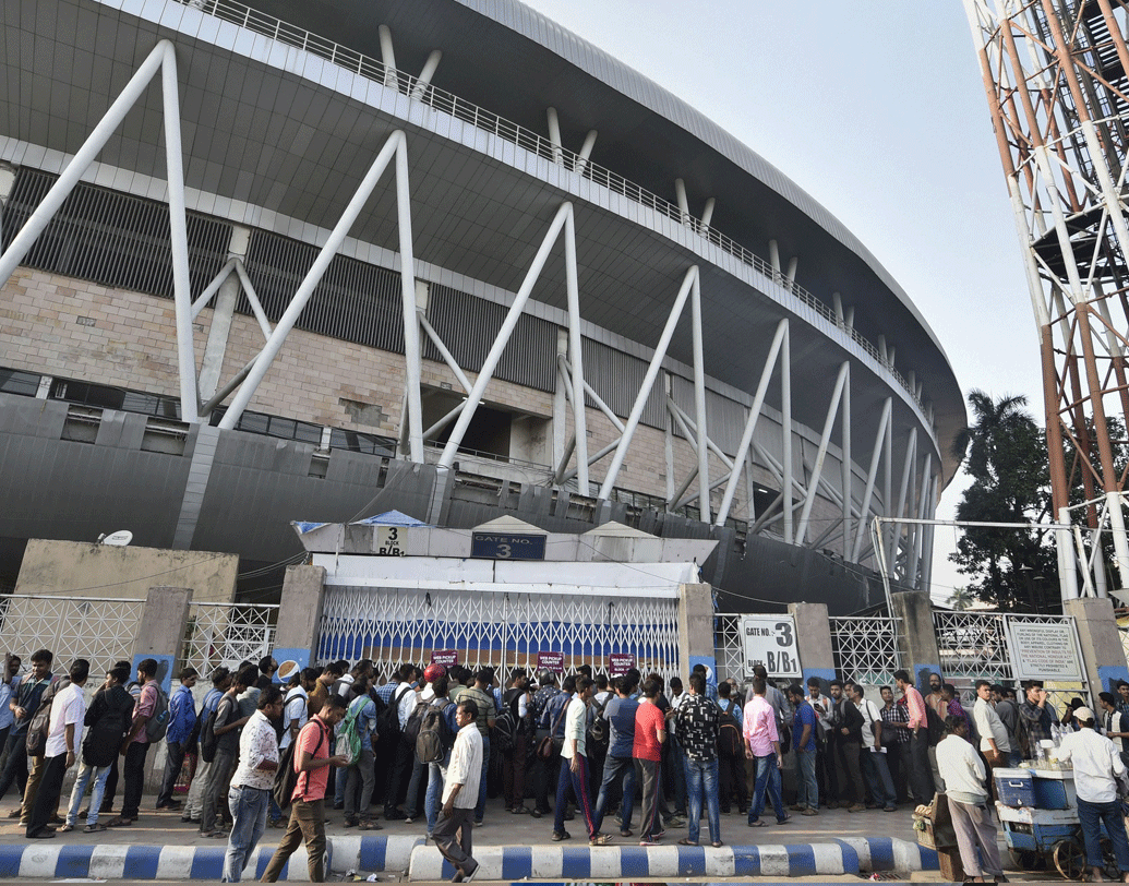 ২৫০জন শিল্পী নৃত্য পরিবেশন করবেন তাঁর গানের সঙ্গে। তার পরে শুরু হবে সংবর্ধনা অনুষ্ঠান। সেটা শেষ হলে গাইবেন বাংলার গায়ক ও সুরকার জিৎ গঙ্গোপাধ্যায়।