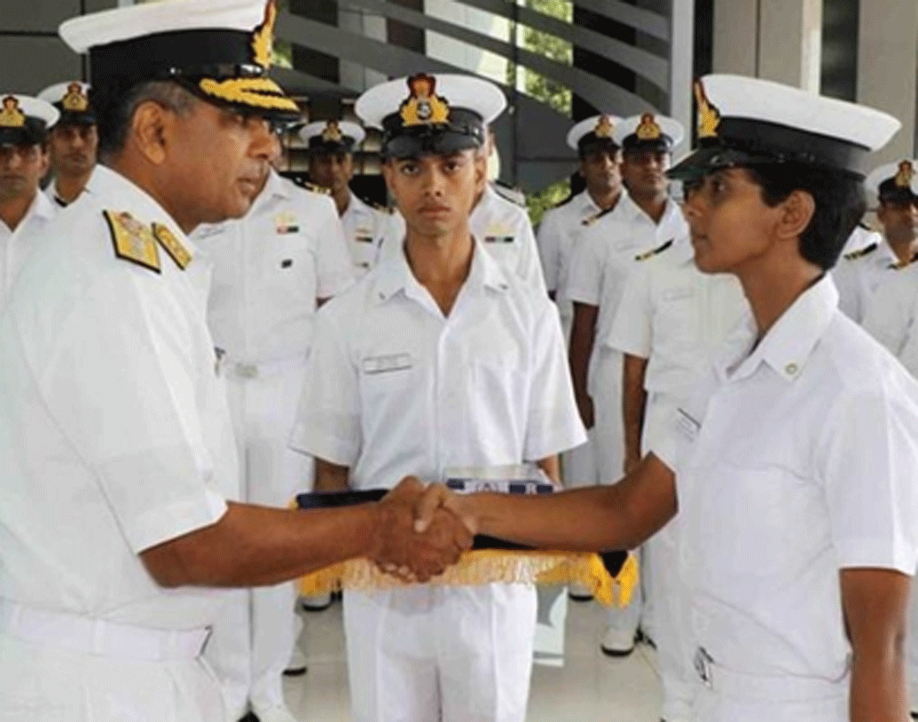শিবাঙ্গির মা-ও ভারতীয় নৌ সেনার সঙ্গেই যুক্ত। মা কল্পনা স্বরূপ বিশাখাপত্তনমে নেভি চিল্ড্রেন স্কুলের শিক্ষিকা।
