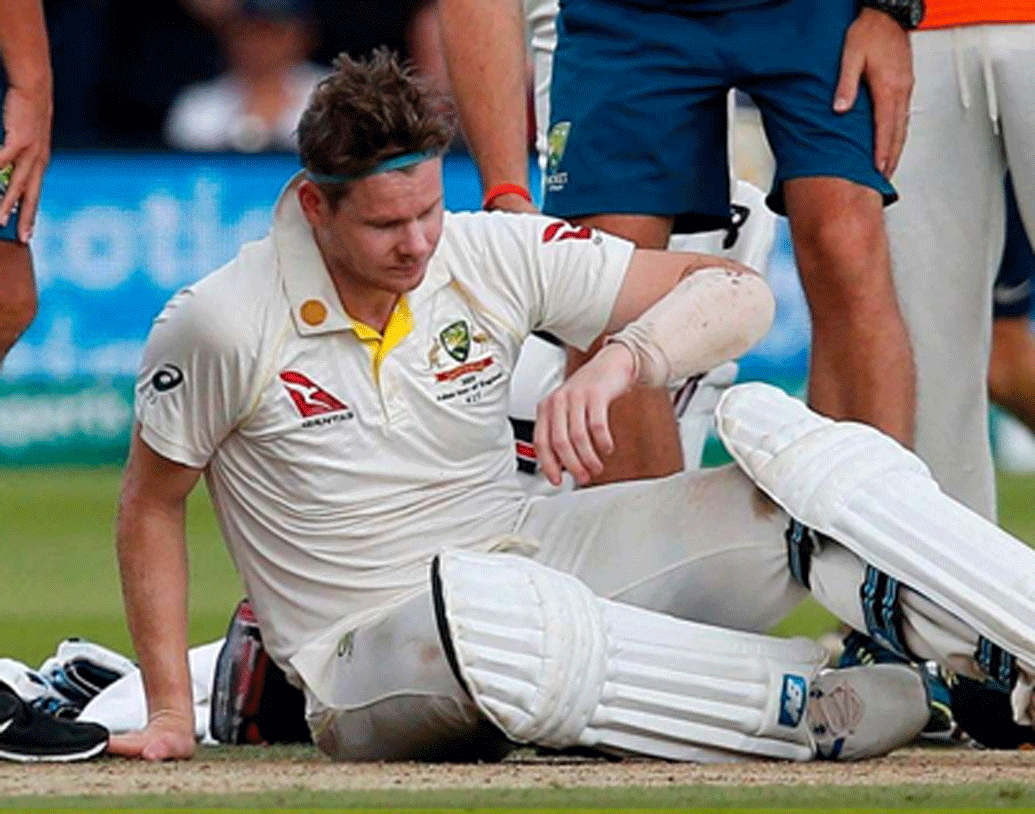 ঠিক কী মনে হয়েছিল স্টিভ স্মিথের যখন জোফ্রা আর্চারের বাউন্সার তাঁর ঘাড়ে এসে লাগে? মাটিতে লুটিয়ে পড়া অবস্থায় স্মিথের মনে ভেসে উঠেছিল প্রয়াত ফিল হিউজের মুখ। পাঁচ বছর আগে শেফিল্ড শিল্ডের ম্যাচে একই ভাবে বাউন্সারে ঘাড়ে চোট পেয়ে মৃত্যু হয়েছিল এই অস্ট্রেলীয় ব্যাটসম্যানের।