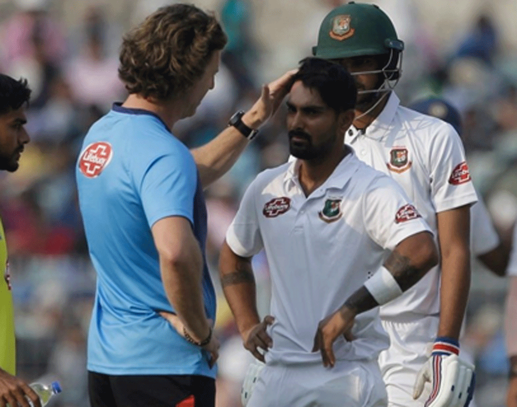 ইডেন গার্ডেন্সের গোলাপি বলে টেস্টের প্রথম দিনে ইশান্ত শর্মা পাঁচ, উমেশ যাদব তিন উইকেট পেয়েছেন ঠিকই, কিন্তু আগুন ঝরানো বোলিংটা করেন শামিই। শামির আর একটি বাউন্সারে আহত হয়ে পড়েন বাংলাদেশের ক্রিকেটার নইম হাসান।