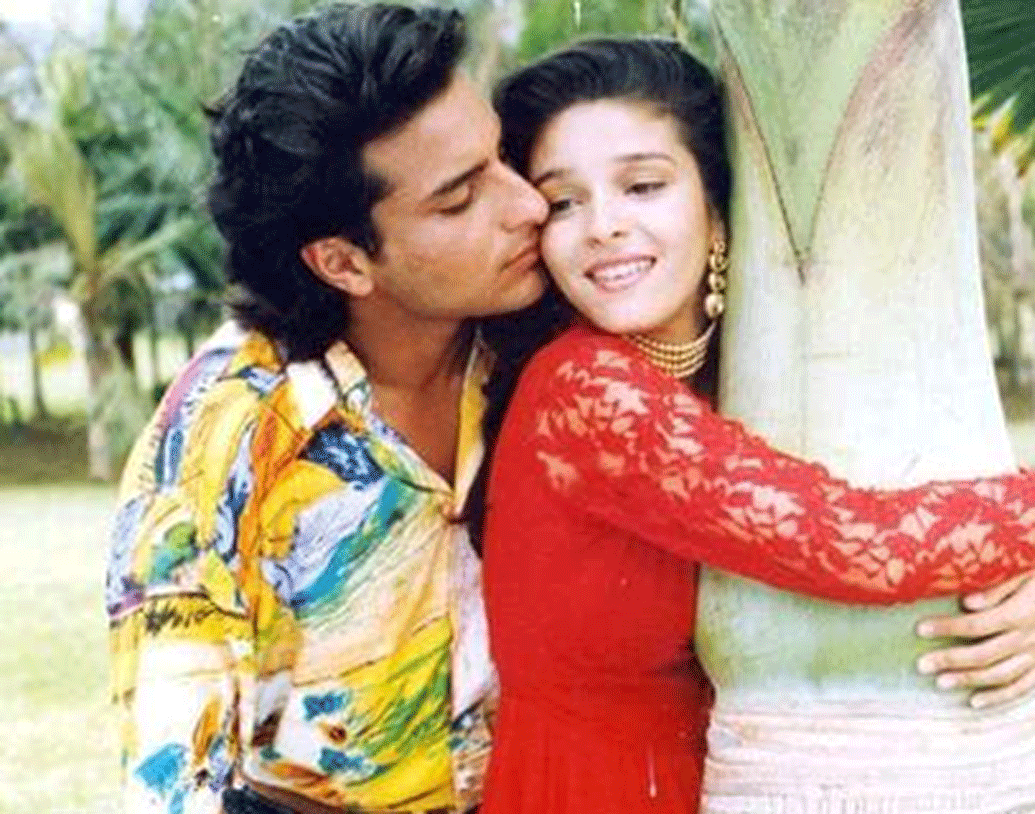 তাঁর ফিল্ম সংখ্যায় হয়তো খুব বেশি নয়, কিন্তু ওই অল্পেতেই অসংখ্য মানুষের মনে বাসা বেঁধে ফেলেছিলেন রাগেশ্বরী। ‘জিদ’, ‘মুম্বই সে আয়া মেরা দোস্ত’, ‘ম্যায় খিলাড়ি তু আনাড়ি’ ফিল্মে দেখা গিয়েছে তাঁকে। সব মিলিয়ে মাত্র ছ’টা ফিল্ম করেছেন রাগেশ্বরী।