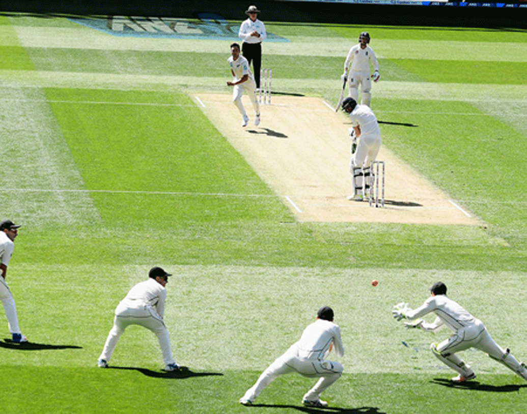 আর কী নজির গড়ল ভারত? ভারত বনাম বাংলাদেশ সিরিজে ভারতের পেসারদের বোলিং গড় ১৩.৮৪। ঘরের মাঠে দু’টি বা তার বেশি টেস্টের সিরিজের ক্ষেত্রে যা সেরা।