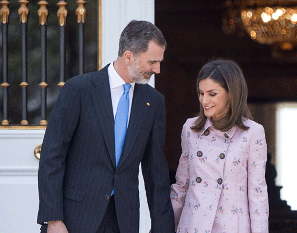 ছুটি কাটিয়ে ফিরে প্রিন্স ফিলিপ তাঁকে বিয়ের প্রস্তাব দেন। এক আগেও লাতিজিয়ার একবার বিয়ে হয়েছিল। কিন্তু সেই সম্পর্ক বেশিদিন টেকেনি। লাতিজিয়ার অতীত নিয়ে রয়্যাল পরিবারে কোনও মাথাব্যাথা ছিল না।