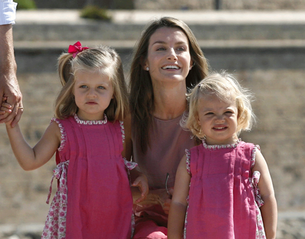 ২০০৫ সালে প্রিন্স ফিলিপ এবং লাতিজিয়ার প্রথম সন্তানের জন্ম হয়। নাম রাখা হয় লিওনর। সন্তানের জন্ম উপলক্ষে এই নামে যতজন স্পেনীয় রয়েছেন, ওই দিন তাঁদের সমস্ত ফ্লাইট বিনামূল্যে করার ঘোষণা করেন প্রিন্স ফিলিপ।