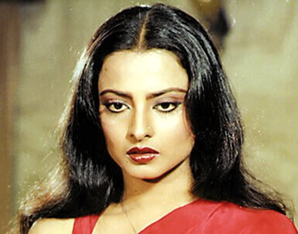 একটা সময়ে বছরে পাঁচ থেকে ছ’টা বা আটটা পর্যন্ত ছবি করেছেন তিনি। তাঁর ৪০ বছরের ফিল্ম কেরিয়ারে রয়েছে মোট ১৮০টা সিনেমা।