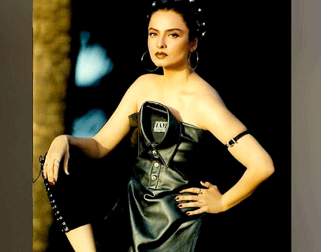 ব্যয় কমাতে তিনি কখনও দূরে কোথাও ছুটি কাটাতে যান না। অন্যান্য সেলেবদের যেমন একাধিক দামি গাড়ি, রেখা কিন্তু অহেতুক দামি গাড়ির পিছনে বিপুল খরচ করেন না।