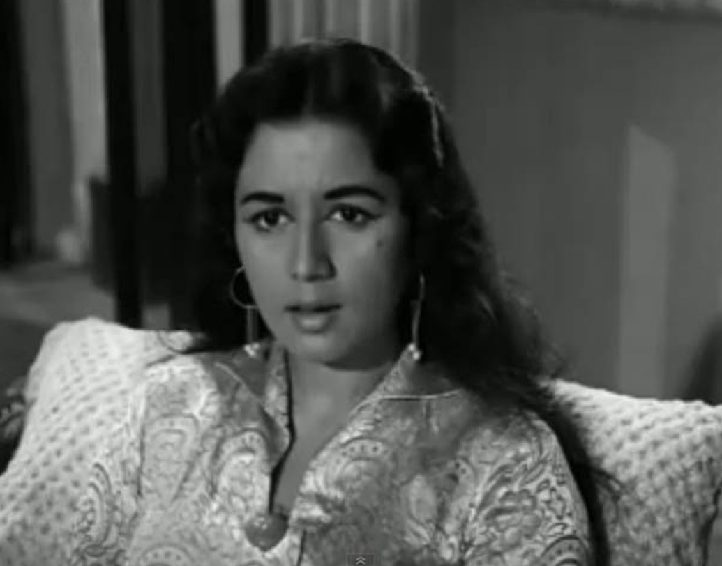 সাতের দশকের শুরু থেকে নন্দার কেরিয়ারে ভাটার টান। তুলনায় বয়সে ছোট নবীন নিশ্চল, পরীক্ষিৎ সহানি, বিনোদ মেহরা-র মতো নায়কদের সঙ্গে তাঁর জুটি পর্দায় সফল হয়নি। ১৯৮২ সালের পর থেকে নন্দা অভিনয় থেকে নিজেকে সরিয়ে নেন।