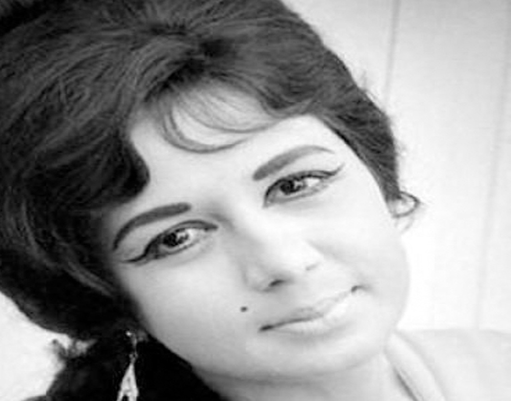 বান্ধবী ওয়াহিদার উত্সাহে জীবনের সায়াহ্নে সম্পর্ক তৈরি হয় পরিচালক মনমোহন দেশাইয়ের সঙ্গে। কিন্তু সেই সম্পর্ক পরিণতি পাওয়ার আগেই মুম্বইয়ে নিজের বাড়ির ছাদ থেকে পড়ে মারা যান মনমোহন। তার কয়েক মাস আগেই মারা গিয়েছিলেন তাঁর স্ত্রী জীবনপ্রভা।