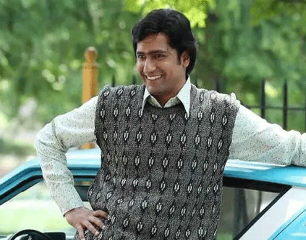 তবে সম্প্রতি বলি মহলে কান পাতলে অন্য কারও নামই ভেসে আসছে। ভিকির সঙ্গে নাকি জোর ডেট পর্ব চলছে ওই নায়িকার। এমনকি ২০২০ সালে তাঁরা গাঁটছড়াও বাঁধতে চলেছেন!