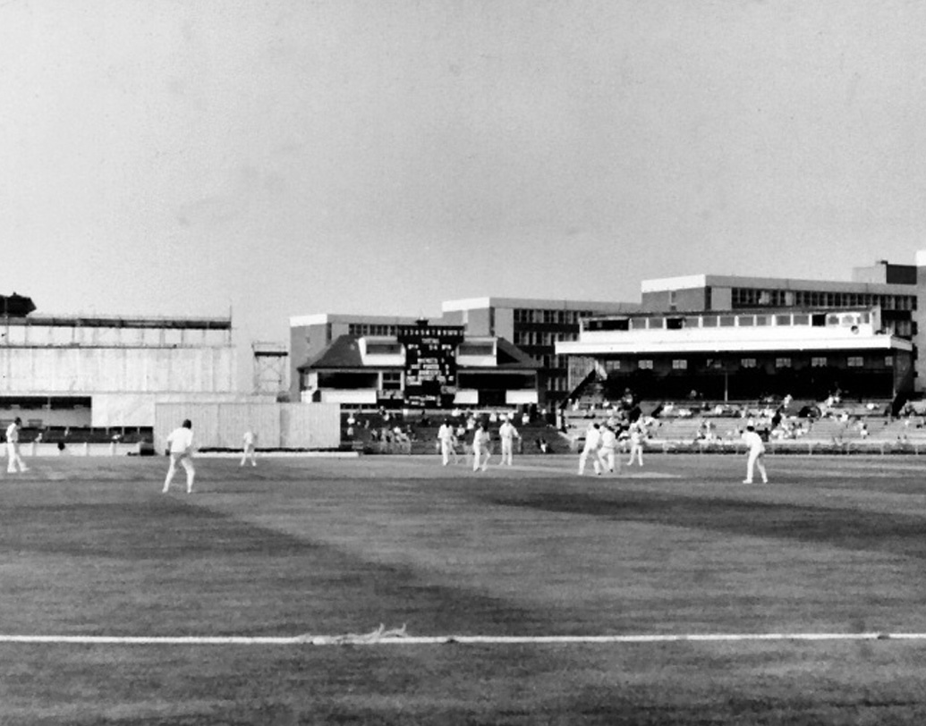 মাত্র তিনটি টেস্ট খেলেছেন ভিজি। সংগ্রহ মোট ৩৩ রান। সর্বোচ্চ স্কোর অপরাজিত ১৯। প্রথম শ্রেণির ক্রিকেটে ৪৭ ম্যাচে তাঁর সংগ্রহ ছিল ১২২৮। উইকেট একটি। এর বাইরে আর ক্রিকেট খেলেননি তিনি। অবসরের পরে প্রায় কুড়ি বছর প্রায় খবরের আড়ালে ছিলেন ভিজ্জি। নতুন ভূমিকায় ফিরে আসেন পাঁচের দশকে।