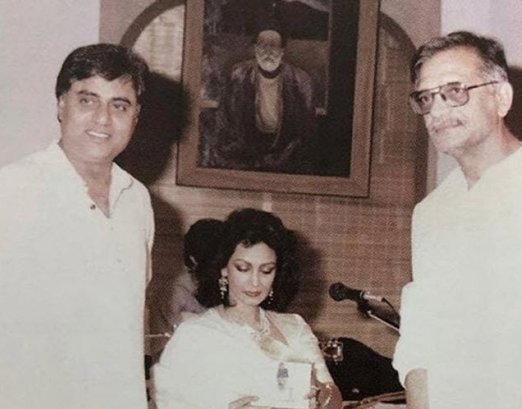 এর মধ্যেই শিল্পী দম্পতির জীবনে আচমকাই সুর কেটে গেল। ১৯৯০ সালের ৮ জুলাই মুম্বইয়ের মেরিন ড্রাইভে পথ দুর্ঘটনায় মারা যান জগজিৎ-চিত্রার একমাত্র ছেলে, বিবেক। আঠেরো বছর বয়সি বিবেক ছিলেন প্রতিশ্রুতিমান ক্রিকেটার।