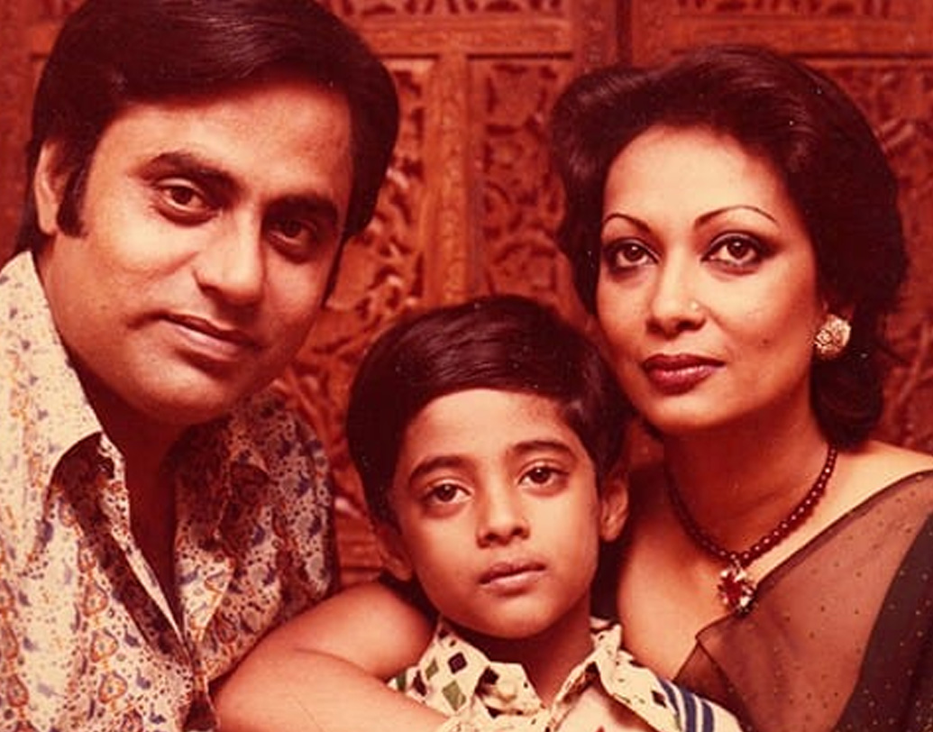 দুই বন্ধু রাহুল মুজুমদার এবং সাইরাজ বাহুতুলেকে নিয়ে গাড়িতে ছিলেন বিবেক। গাড়ি চালাচ্ছিলেনও তিনি। নিয়ন্ত্রণ হারিয়ে তাঁদের মারুতি জিপসি একটি ভ্যানকে ধাক্কা মারলে ঘটে দুর্ঘটনা। প্রাণ হারান বিবেক। মারাত্মক আহত হন রাহুল ও সাইরাজ। পরে অবশ্য তাঁরা স্বাভাবিক জীবনে ফিরে আসেন। বাহুতুলে জাতীয় দলে খেলেওছিলেন।