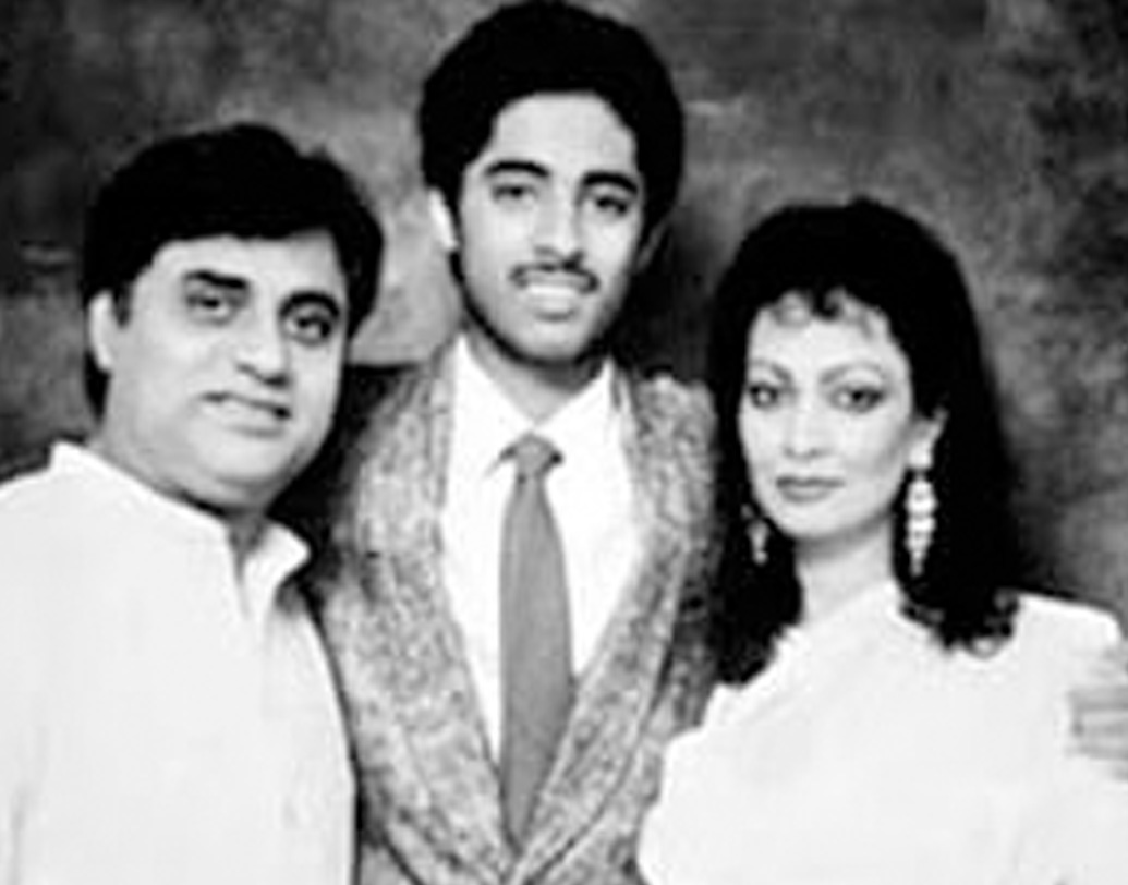 ছেলের মৃত্যুশোকে মর্মাহত চিত্রা গান গাওয়াই ছেড়ে দেন। বিবেকের মৃত্যুর পরে স্বামীর সঙ্গে একটিমাত্র দ্বৈত অ্যালবাম প্রকাশ করেন চিত্রা। এরপর তিনি আর প্রকাশ্যে গান করেননি। রেকর্ডিং বা প্লেব্যাক বা সঙ্গীতানুষ্ঠান, কোথাও ফিরিয়ে আনা যায়নি চিত্রাকে। জগজিৎ অবশ্য গানের জগতে ফিরেছিলেন। পুত্রশোকে বাবার রক্তাক্ত হৃদয় যেন ধরা দিত তাঁর গানে।