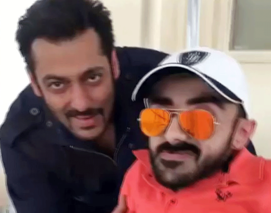 এ ছাড়া নরওয়েতে সলমন খানের ‘বিইং হিউম্যান’ অভিযানেও তিনি সক্রিয় ভূমিকা নিয়েছিলেন।