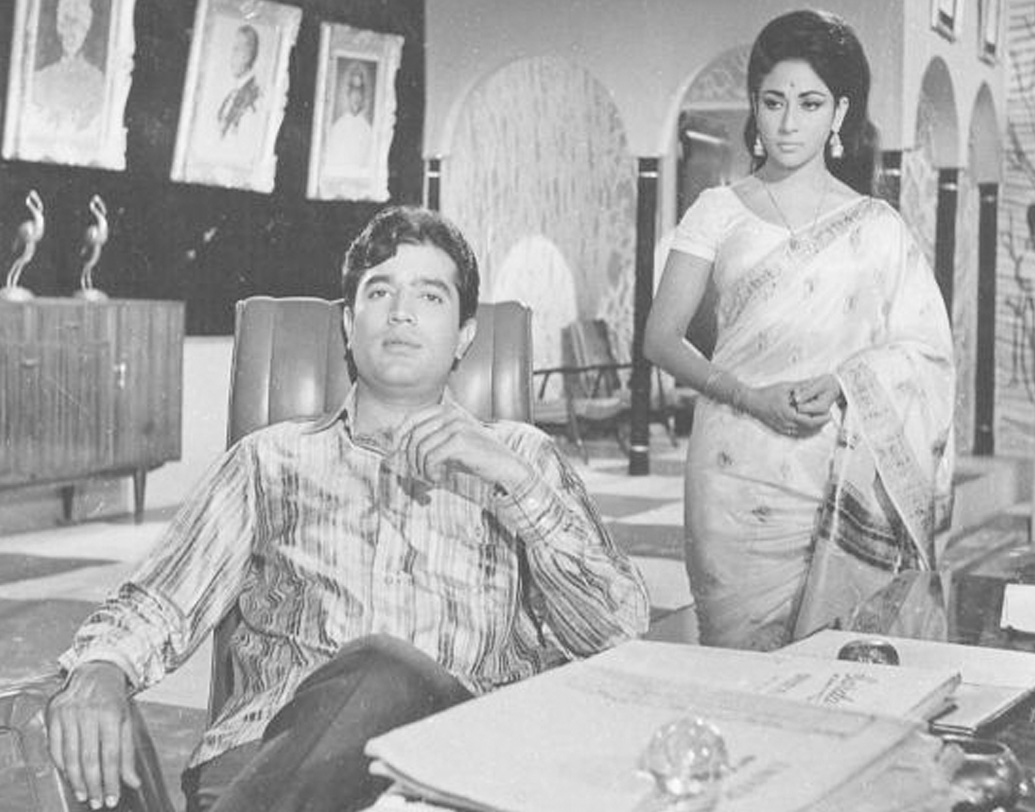 তার আগে শৈশবে পাল্টে ফেলেছিলেন নিজের নাম। স্কুলে বন্ধুরা ‘ডালডা’ বলে মজা করত। তাই শিশুশিল্পী হিসেবে জন্মগত নাম ‘আলডা’ থেকে ‘বেবি নাজমা’ হয়ে গিয়েছিলেন নেপাল থেকে আসা বালিকা। পরে আবার নাম পরিবর্তন। এ বার তিনি ‘নাজমা’ থেকে ‘মালা’।