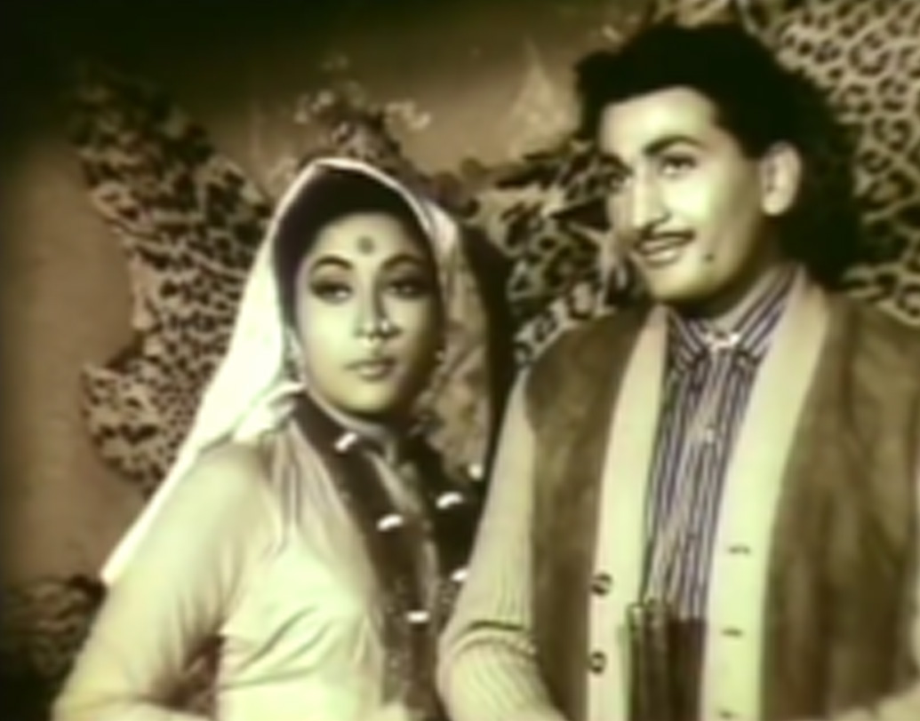 মালা সিনহার একমাত্র নেপালি ছবি ‘মাইতিঘর’ মু্ক্তি পায় ১৯৬৬ সালে। এই ছবিতে অভিনয় করতে গিয়ে মালার আলাপ হয় নেপালি নায়ক চিদম্বরম প্রসাদ লোহানির সঙ্গে। তাঁকেই পরে বিয়ে করেন মালা।