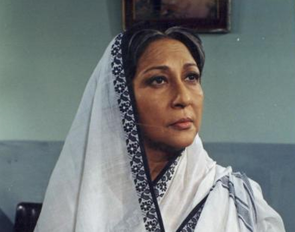 সাতের দশক থেকে ধীরে ধীরে অভিনয় কমিয়ে দেন মালা। তাঁর শেষ ছবি ‘জিদ’ মুক্তি পায় ১৯৯৪ সালে। ইদানীং খুব বেশি প্রকাশ্যেও আসেন না বিগত দিনের এই নায়িকা।