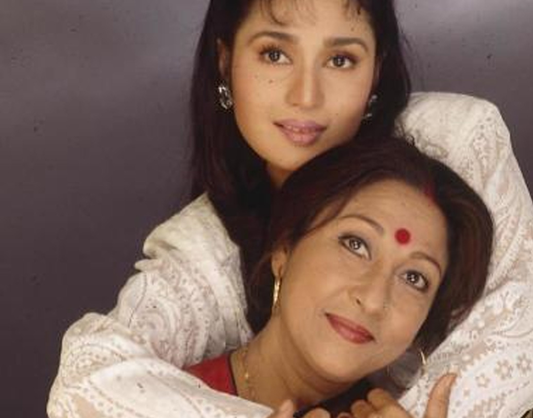 মালা সিনহার একমাত্র মেয়ে প্রতিভাও অভিনয় করেছেন কিছু ছবিতে। কিন্তু তিনি মায়ের সাফল্যের ধারেকাছেও পৌঁছতে পারেননি। আপাতত ইন্ডাস্ট্রি থেকে অনেক দূরে নিজের কাজ নিয়ে ব্যস্ত পশপ্রেমী প্রতিভা।