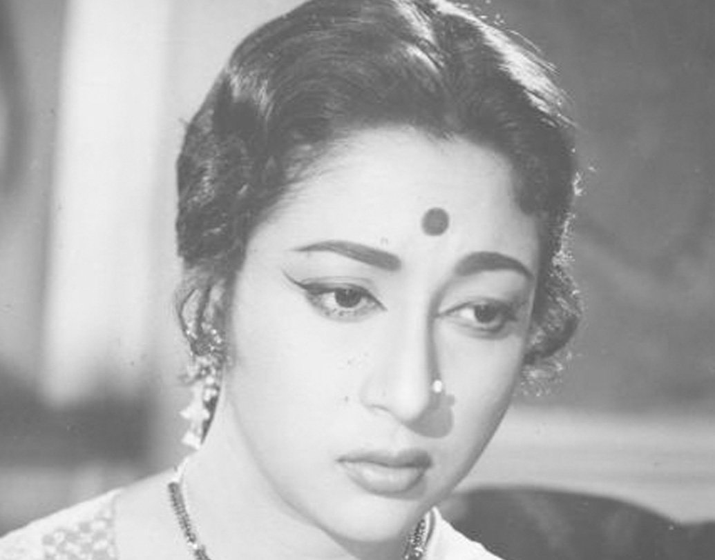 মালা গানও গাইতেন খুব সুন্দর। কিন্তু কোনওদিন প্লেব্যাকের সুযোগ পাননি। নিজের ছবিতেও মাত্র একবারই গান করেছেন। ১৯৭২ সালে মুক্তি পাওয়া ‘ললকর’ ছবিতে মালার লিপে তাঁর নিজের গান আছে।