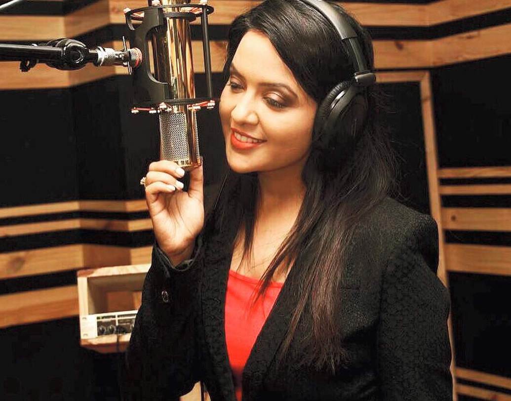 অমৃতা একজন একজন প্রশিক্ষিত ধ্রুপদী সঙ্গীতশিল্পী। প্লেব্যাক শিল্পী হিসেবে অমৃতার প্রথম ছবি প্রকাশ ঝা-র পরিচালনায় ‘জয় গঙ্গাজল’। গোপীনাথ মুণ্ডের বায়োপিকেও তিনি গান গেয়েছেন। তাঁর প্রথম মিউজিক ভিডিয়ো ‘ফির সে’ সোশ্যাল মিডিয়ায় তুমুল জনপ্রিয়তা পেয়েছে।