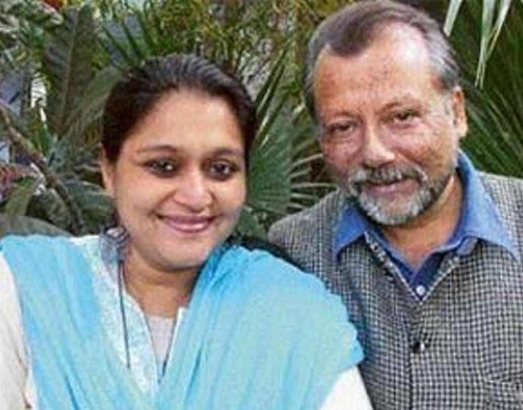 নীলিমার সঙ্গে বিচ্ছেদের চার বছর পরে থিয়েটারকর্মী সুপ্রিয়া পাঠককে বিয়ে করেন পঙ্কজ। সুপ্রিয়ারও এটি দ্বিতীয় বিয়ে ছিল। বাইশ বছর বয়সে তিনি বিয়ে করেছিলেন মায়ের বন্ধুর ছেলেকে। কিন্তু এক বছরের মধ্যেই সেই বিয়ে ভেঙে যায়।