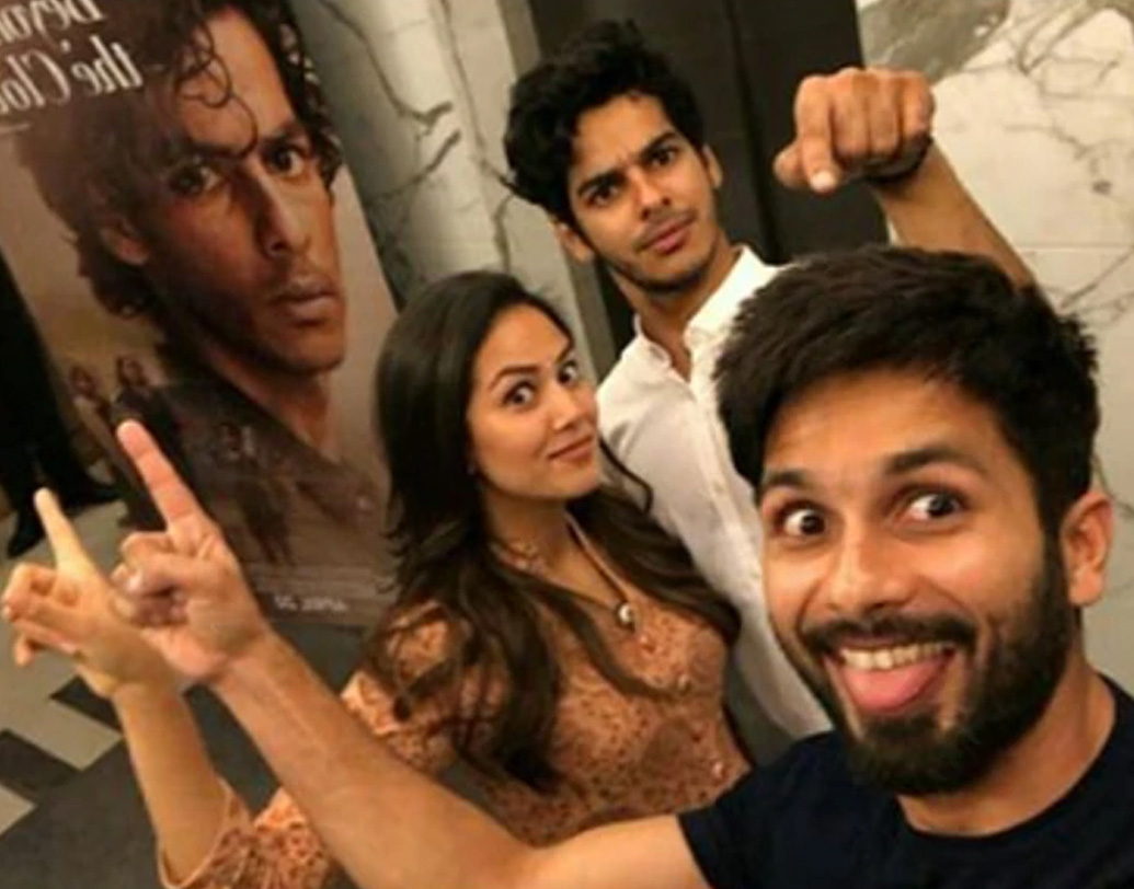 পঙ্কজ-সুপ্রিয়ার প্রথম সন্তান সানার জন্ম হয় ১৯৯০ সালে। ১৯৯৪ সালে জন্ম ছেলে রুহানের। তাঁদের বিস্তৃত পরিবারের অংশ শাহিদ ও ঈশানও।  (ছবি: সোশ্যাল মিডিয়া)