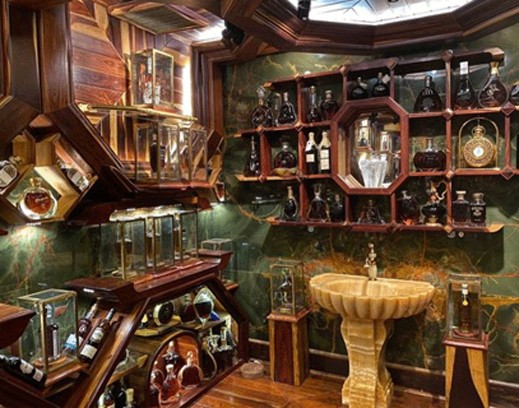 ১৯১৯ সালে ভিনটেজ স্প্রিংব্যাঙ্কের মাত্র ২৪টা বোতল তৈরি হয়েছিল। তার মধ্যে একটি তাঁর সংগ্রহে শোভা পাচ্ছে।