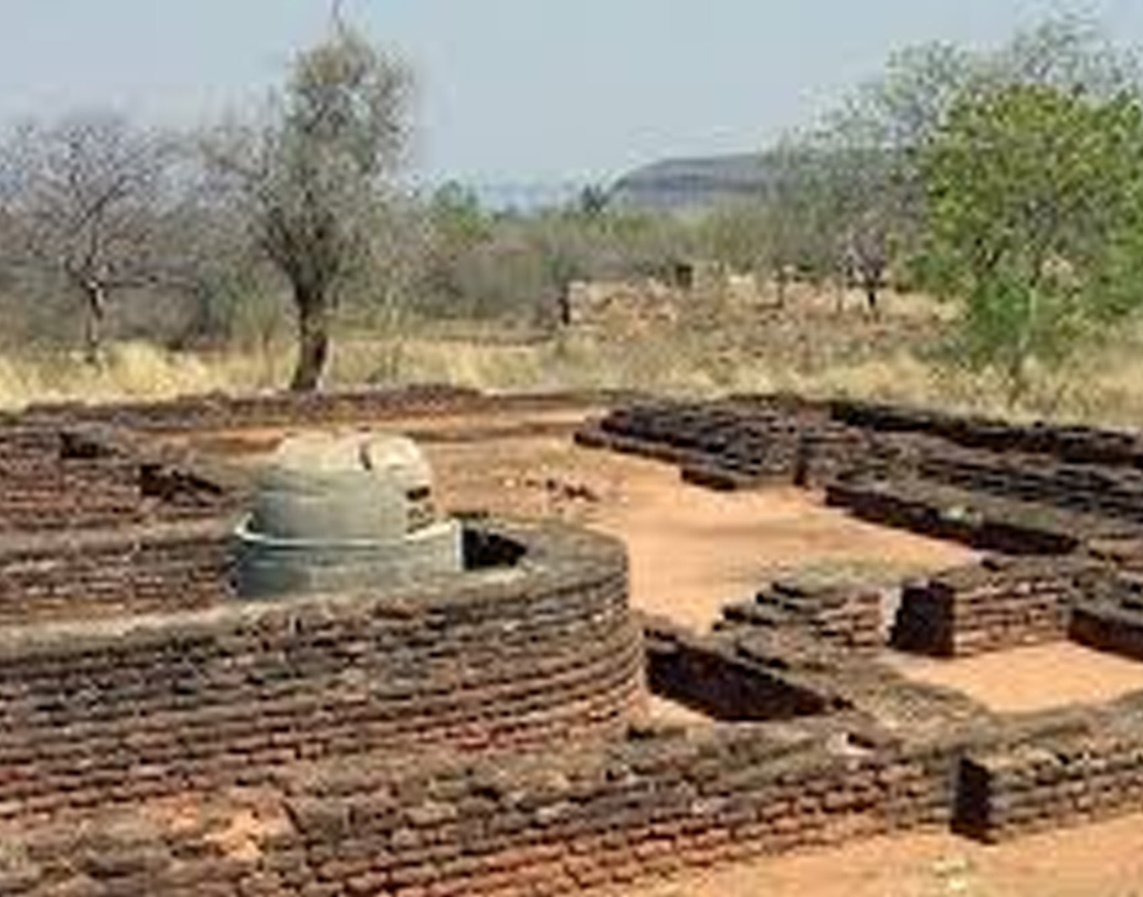 আজকের অন্ধ্র ও তেলঙ্গনার গুন্টুর, কৃষ্ণা ও নালগোণ্ডা অঞ্চলে ২২৫ থেকে ৩২৫ খ্রিস্টাব্দে বিস্তৃত হয়েছিল ইক্ষ্বাকু বংশের শাসন। এখন যেখানে নাগার্জুনসাগর হ্রদ, সেখানেই ছিল তাদের রাজধানী। কৃষ্ণা নদীর ডান তীরে তাদের রাজধানীর প্রাচীন নাম ছিল বিজয়পুরী।  (ছবি: সোশ্যাল মিডিয়া)