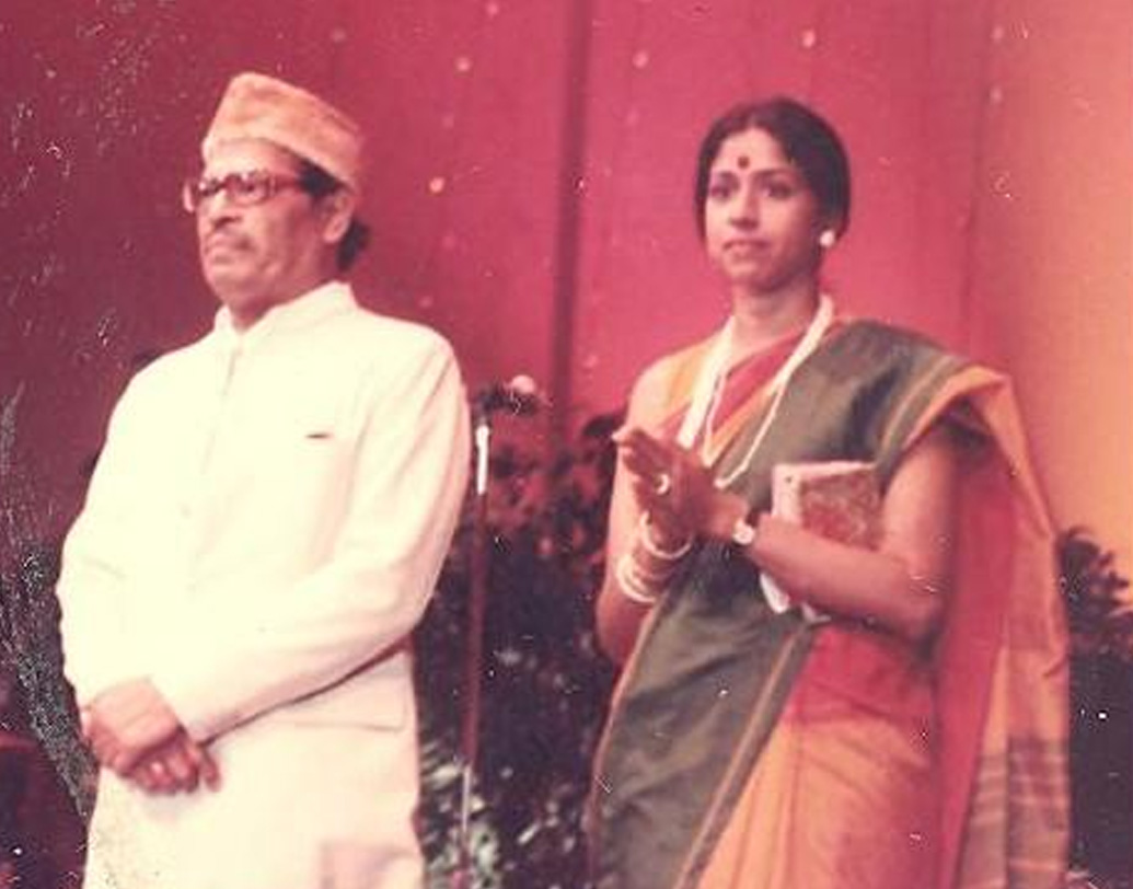 এরপর মান্না দে-এর সান্নিধ্যে আসেন কবিতা। তিনিও বেশ কিছু জায়গায় কবিতাকে গানের সুযোগ করে দেন। বলিউডে তাঁকে দিয়ে অনেক ছবিতে গান করান লক্ষ্মীকান্ত পেয়ারেলাল।