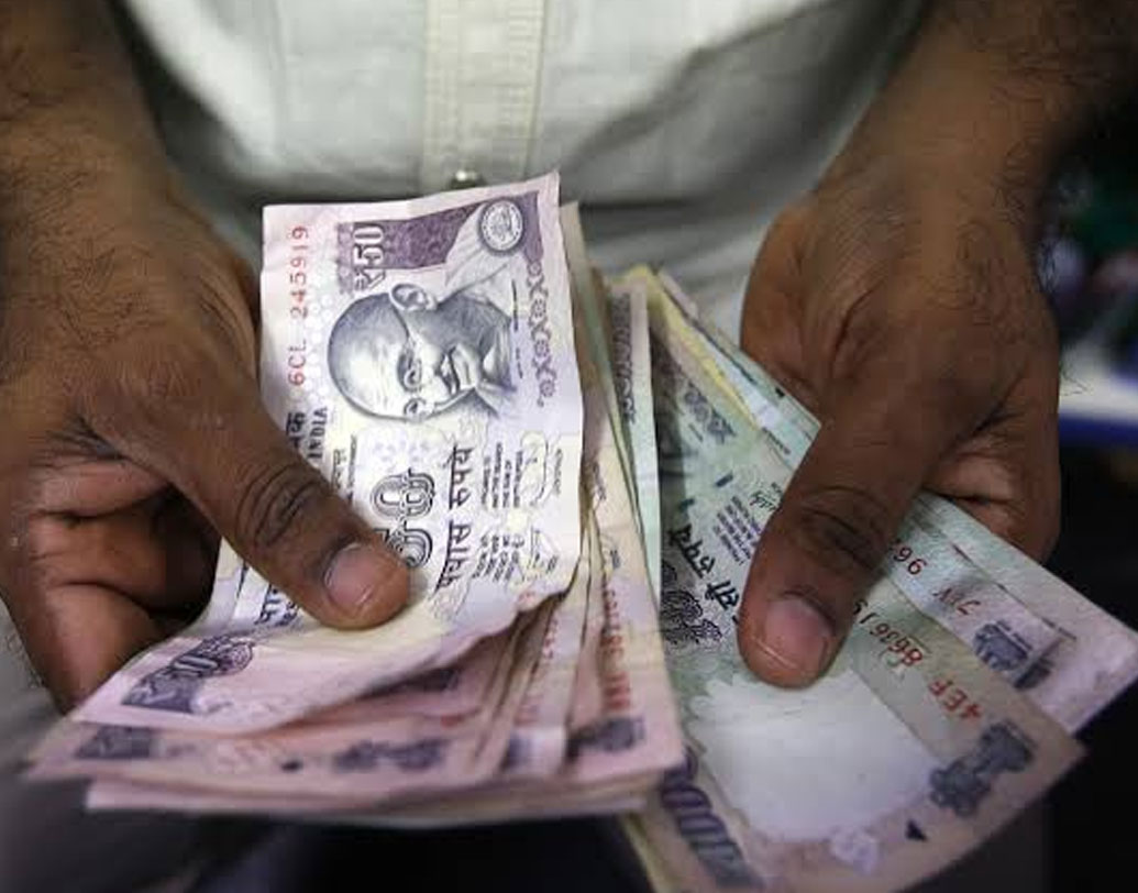 বাড়তি সুবিধা কী রয়েছে: ফাস্ট্যাগের মাধ্যমে টোল দিলে আপাতত ২.৫ শতাংশ ক্যাশব্যাকের সুবিধা মিলবে।