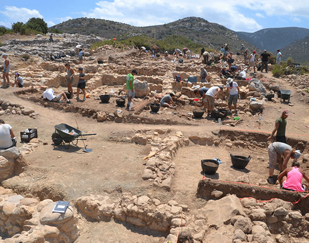 রত্নভাণ্ডারের খোঁজে ওই এলাকায় খননকার্য চালিয়ে যাচ্ছেন প্রত্নতাত্ত্বিকরা। তাঁদের বিশ্বাস, নতুন নতুন আবিষ্কারে চমকে দেবে এই প্রাচীন সভ্যতা, খুলে যাবে ইতিহাসের বহু অজানা দিক।