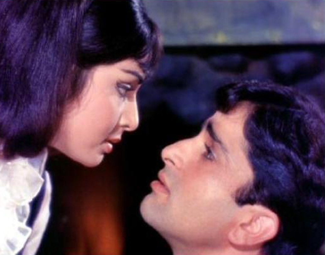 নায়কদের মধ্যে সবথেকে বেশি জুটি বেঁধেছেন শশী কপূরের সঙ্গে। মোট ১০টি মুক্তিপ্রাপ্ত ছবিতে অভিনয় করেছেন দুজনে। ‘শর্মিলী’ ছাড়াও আছে ‘জানোয়ার অউর ইনসান’, ‘কভি কভি’, ‘দুসরা আদমি’, ‘তৃষ্ণা’, ‘বসেরা’ এবং ‘জমিন আসমান’-এর মতো ছবি। নায়িকা হিসেবে তাঁর শেষ ছবিও শশী কপূরের বিপরীতেই, ১৯৮৫ সালে ‘পিঘলতা আসমান’।