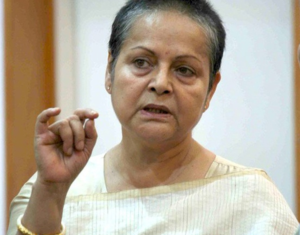 ভুলে যাননি বাংলাকেও। বাণিজ্যিক মূল স্রোতের ছবির পাশাপাশি বাংলার দর্শকদের মনের মণিকোঠায় তিনি থাকবেন অপর্ণা সেনের ‘পরমা’ এবং ঋতুপর্ণ ঘোষের ‘শুভ মহরৎ’ ছবিতে অসামান্য অভিনয়ের জন্য।