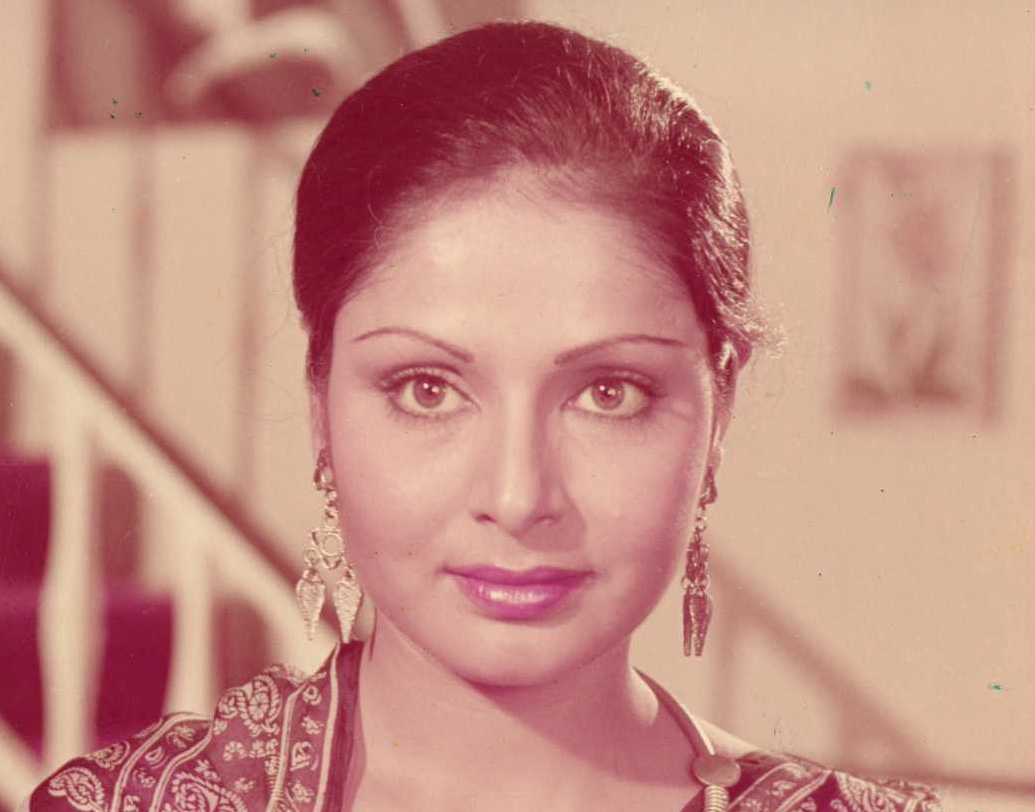 আশির দশকের মাঝামাঝি থেকে রাখি সরে যান চরিত্রাভিনয়ে। বেশিরভাগ ক্ষেত্রে বৃদ্ধা মা বা স্বামীহীনার ভূমিকায়। উল্লেখযোগ্য হল ‘রাম লক্ষ্মণ’, ‘আনাড়ি’, ‘বাজিগর’, ‘খলনায়ক’, ‘করণ অর্জুন’, ‘বর্ডার’, ‘সোলজার’-এর মতো ছবি।