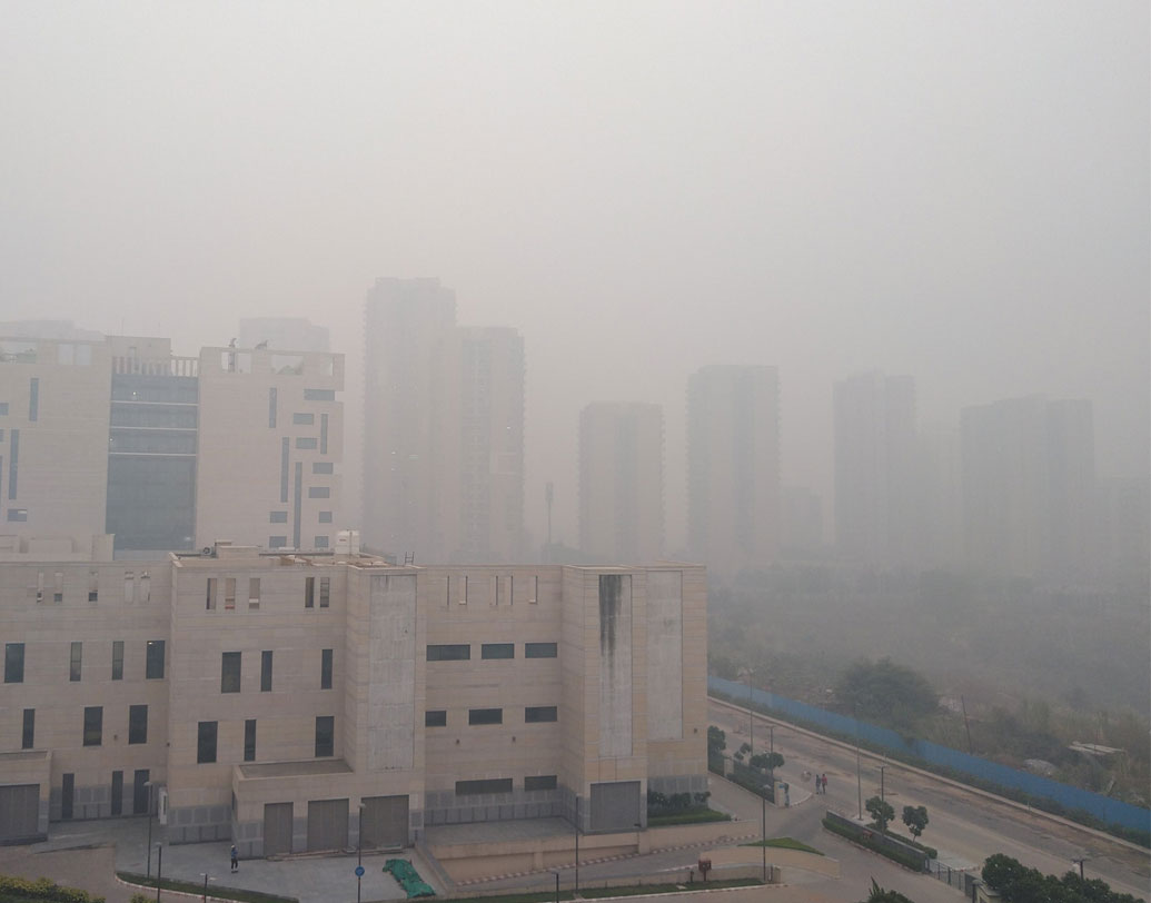 আগামী ৭ ও ৮ নভেম্বর ঘূর্ণিঝড় ‘মহা’র প্রভাবে পঞ্জাব, হরিয়ানা, রাজস্থান ও দিল্লিতে বিক্ষিপ্ত বৃষ্টির সম্ভাবনা রয়েছে। দূষণের গ্রাস থেকে মুক্তি পেতে এখন এই ‘মহা’র উপরই ভরসা রাখছে উত্তরের রাজ্যগুলো। ছবি: প্রত্যুষ রায় দাশগুপ্ত