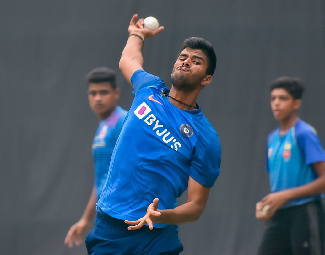 ভারত রান তাড়া করায় দক্ষ। শুরুতে ব্যাট করে রান আটকে রাখার ক্ষেত্রে দুর্বলতা রয়েছে তাদের। বিশ্বকাপের আগে এ দিকেই জোর দিচ্ছে ভারতীয় দল। ১৪৮ রান করে সেই রান আটকে রাখতে পারেনি ভারতীয় দল। এই রান ধরে রাখতে  হলে শুরু থেকেই উইকেট তুলতে হত। সেটাই পারেনি ভারত।