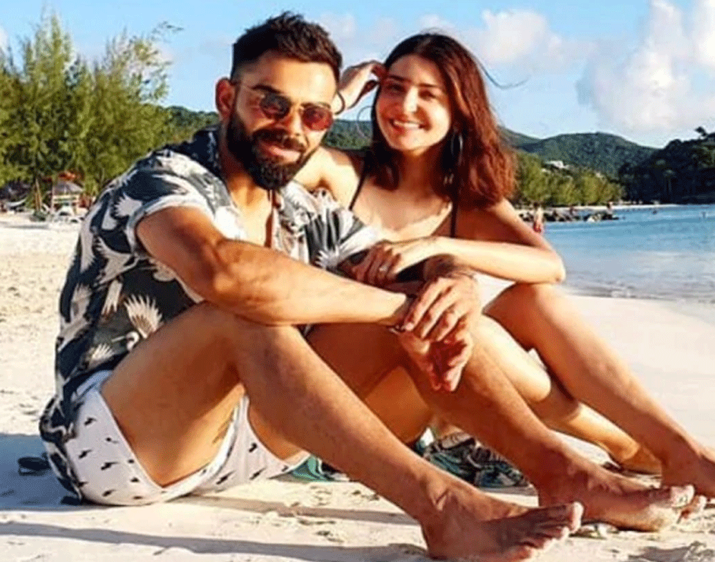 কিছু দিন আগেই যেমন তাঁদের ক্যারিবিয়ান সমুদ্রতটে গায়ে রোদ মাখতে দেখা গিয়েছিল। পাশে নীল সমুদ্র। দু’জনে বসে ছিলেন পাশাপাশি।